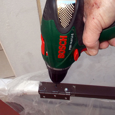 How to fit a Security Gate 4